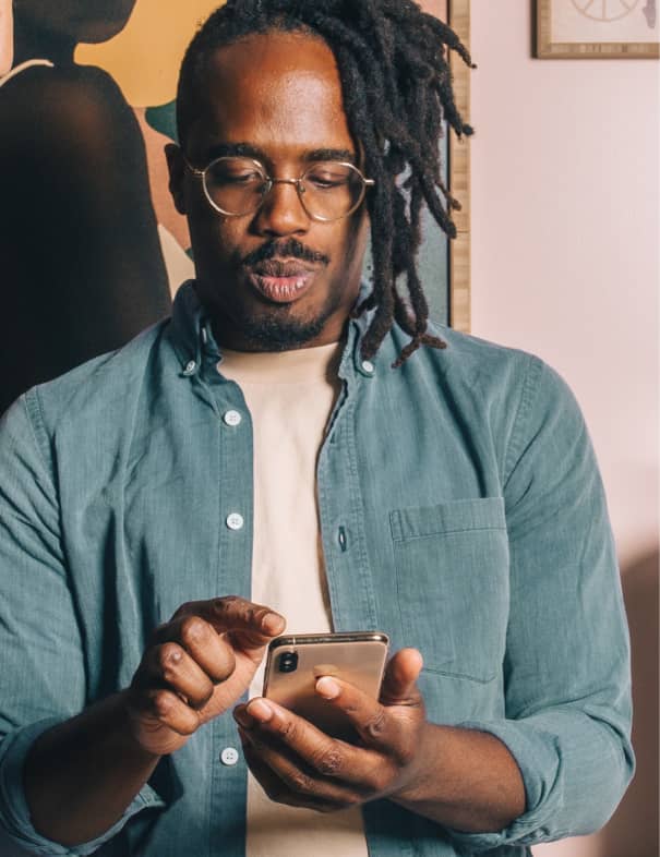 Man using the Spinn app on his phone